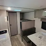 Cozy Rv Escape 7 Min To Universal